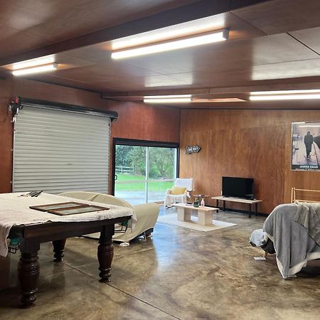 Self Contained Open Shed Space Wainui  Exterior foto
