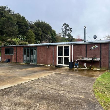 Self Contained Open Shed Space Wainui  Exterior foto