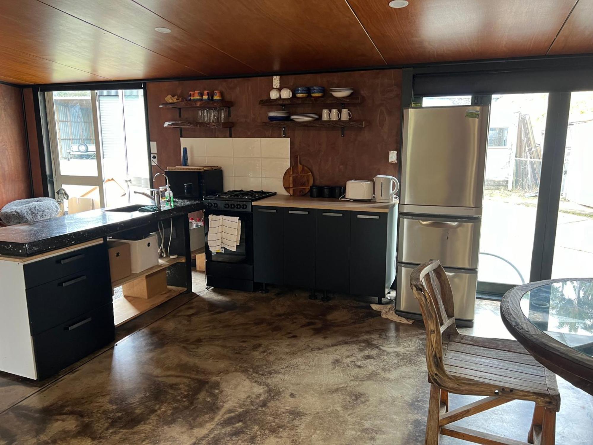 Self Contained Open Shed Space Wainui  Exterior foto