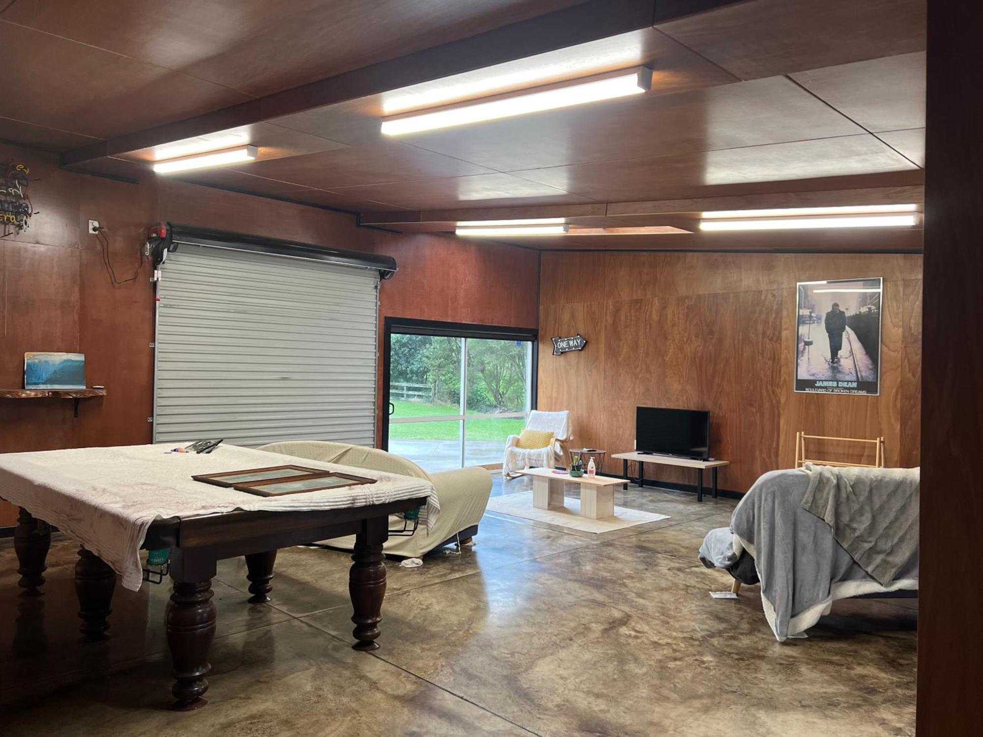 Self Contained Open Shed Space Wainui  Exterior foto