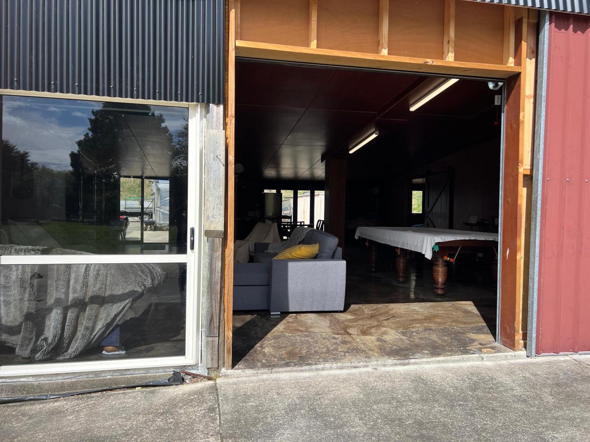Self Contained Open Shed Space Wainui  Exterior foto