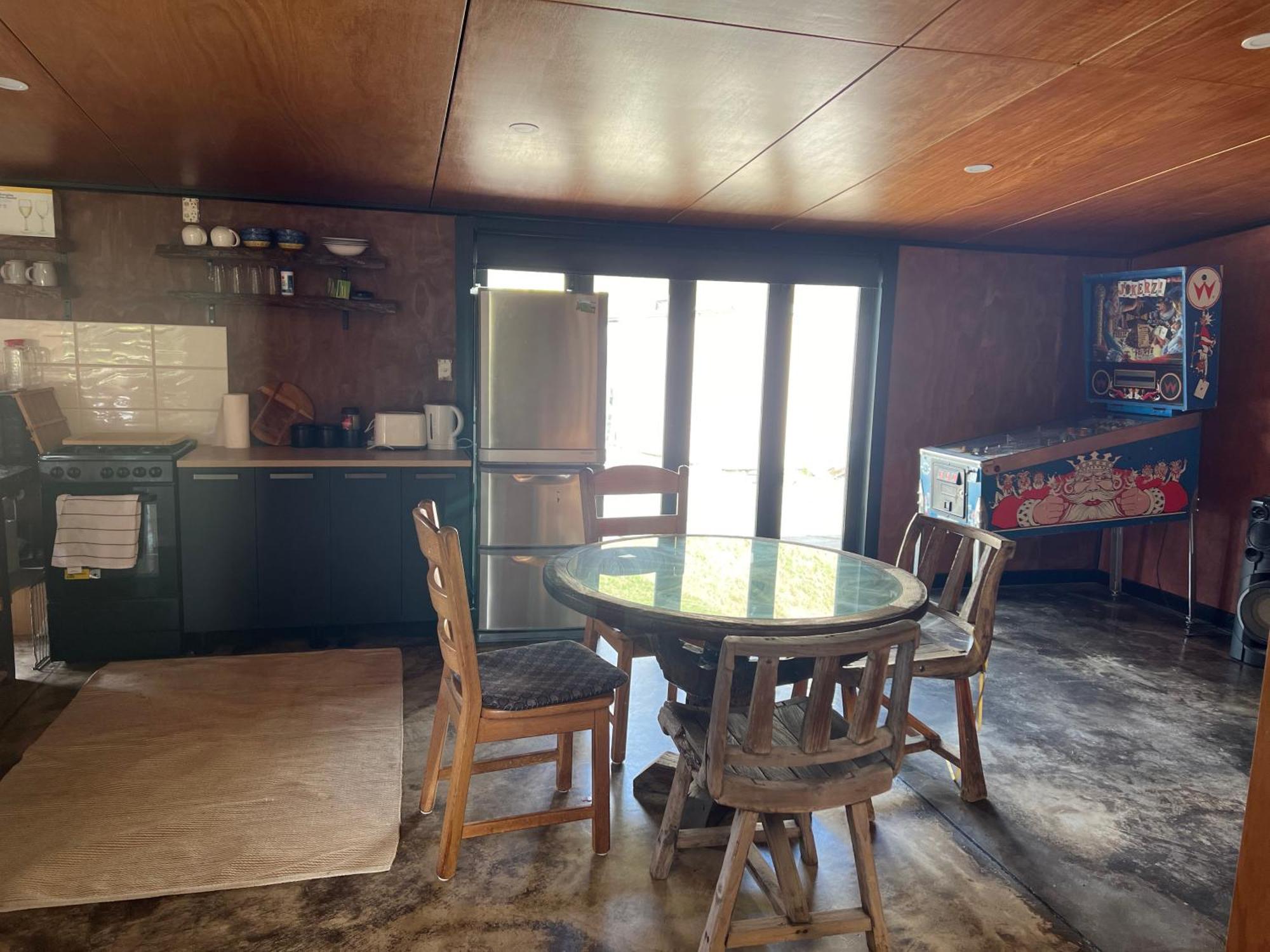 Self Contained Open Shed Space Wainui  Exterior foto