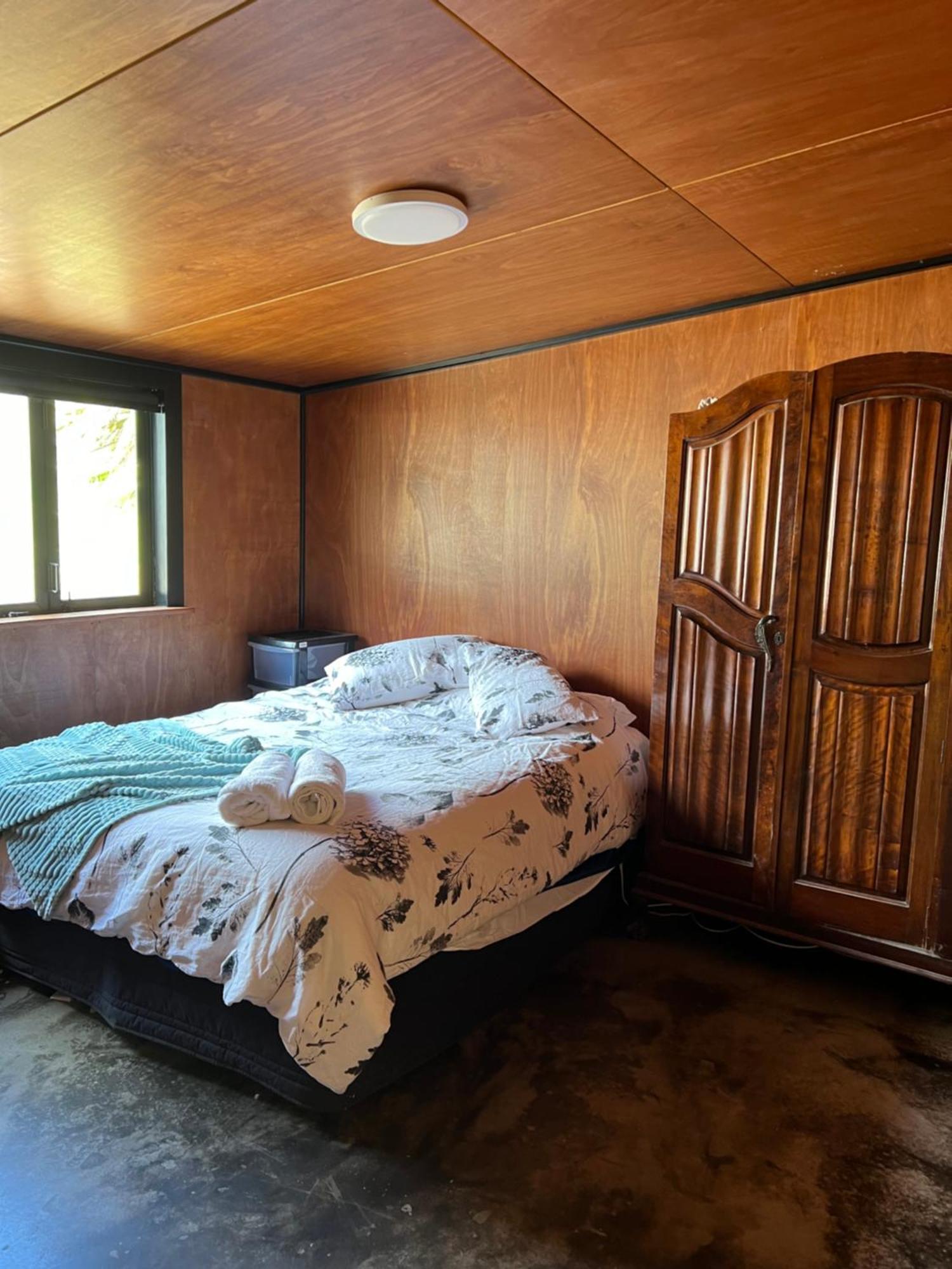 Self Contained Open Shed Space Wainui  Exterior foto
